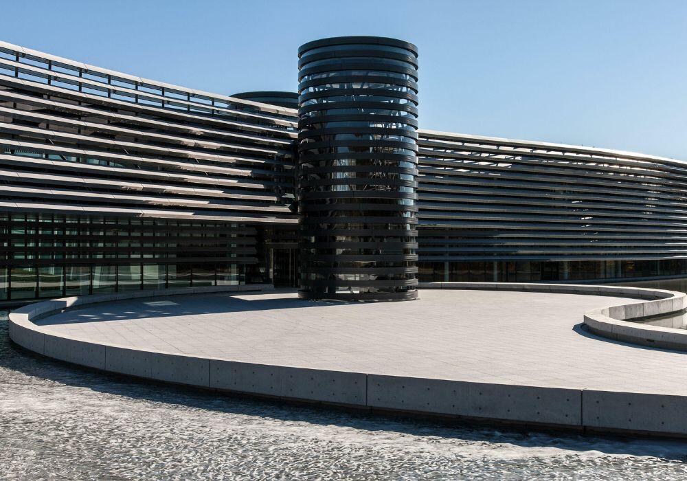 「the WAVE」の外観